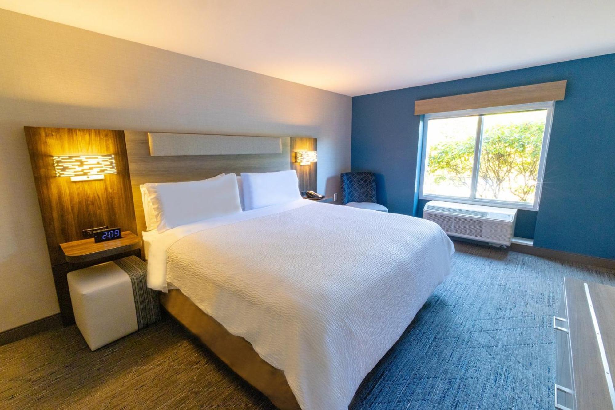 Express - By Ihg Hotel 3*