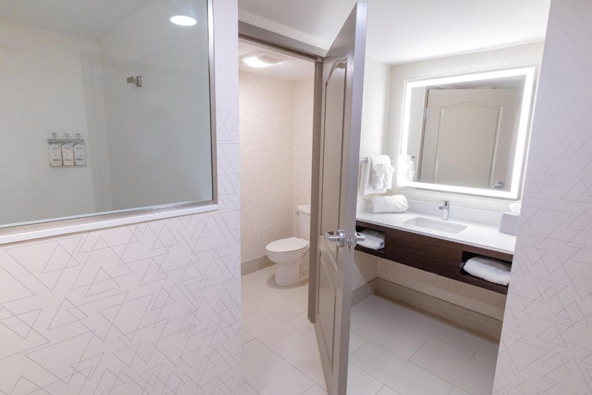 Express - By Ihg Hotel Neptune