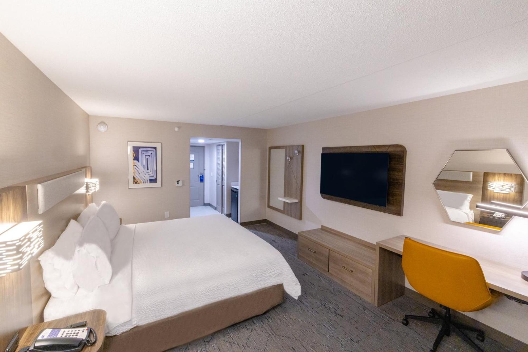 Express - By Ihg Hotel 3*