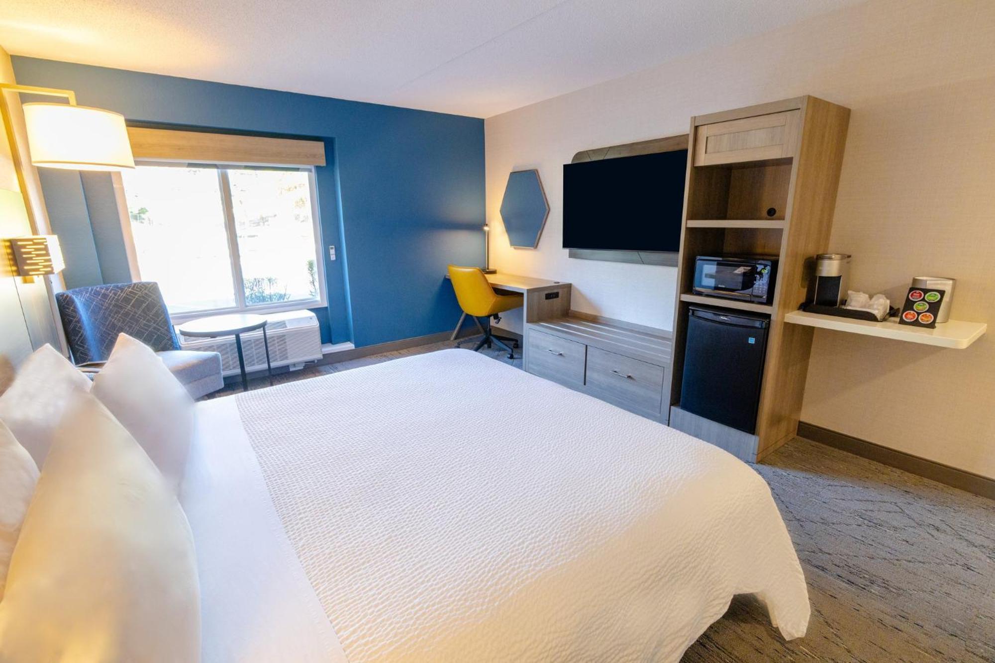 Express - By Ihg 3*