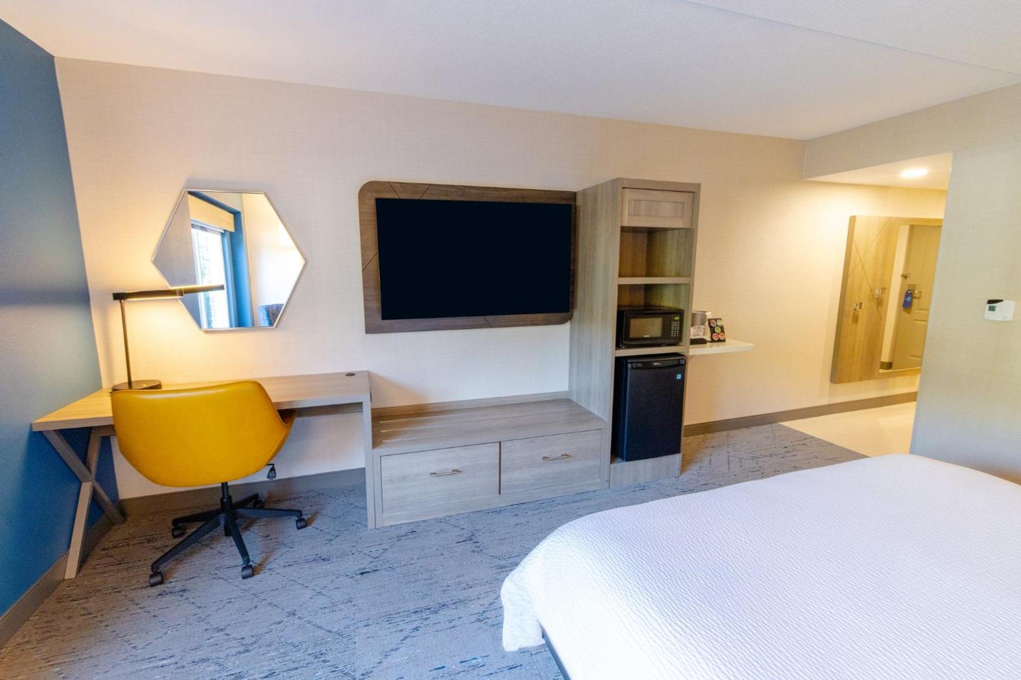 Express - By Ihg Hotel 3*